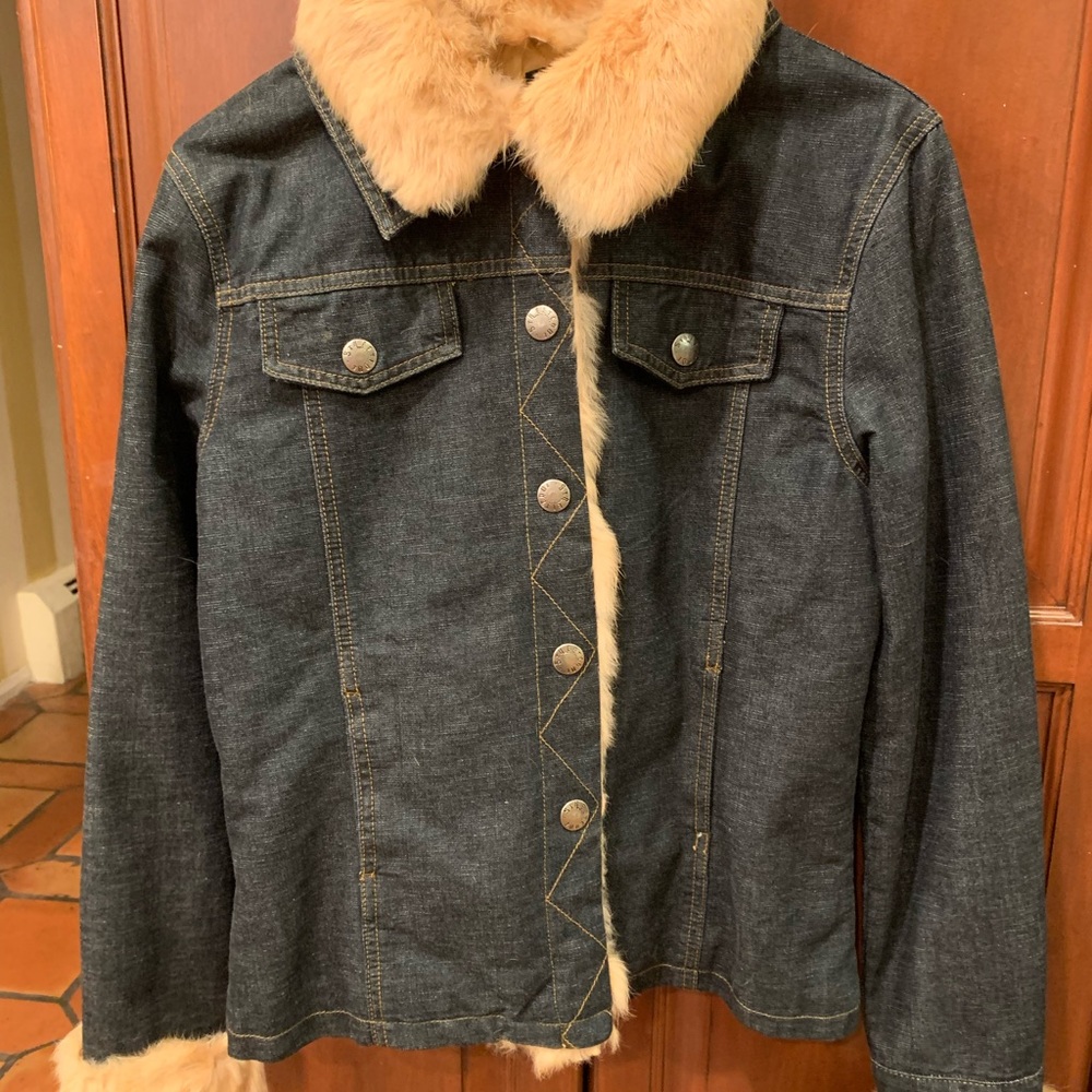 Denim jacket with fur trim